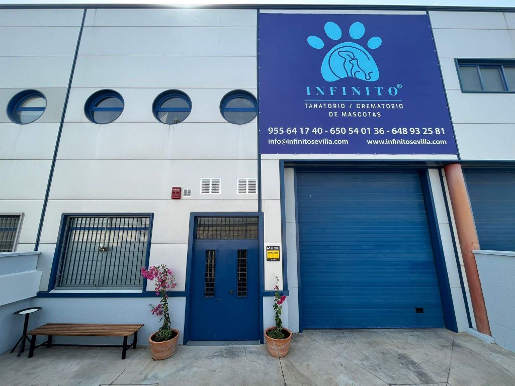 Entrada de Infinito: Tanatorio Crematorio de Mascotas en Sevilla